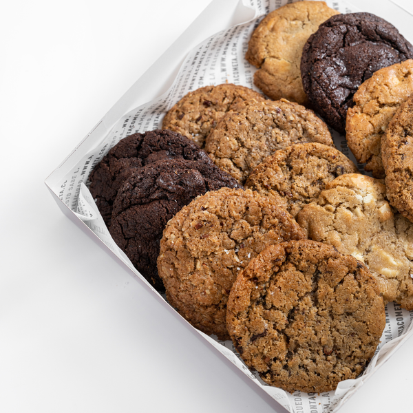 CAJA DE GALLETAS 2025