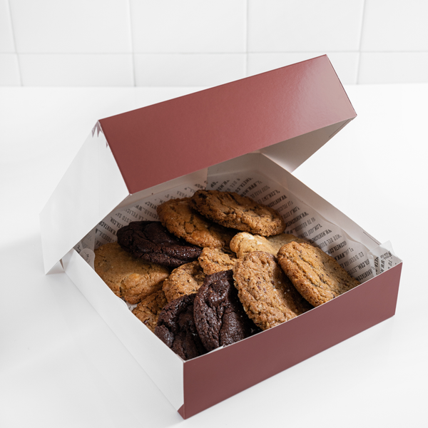 CAJA DE GALLETAS 2025